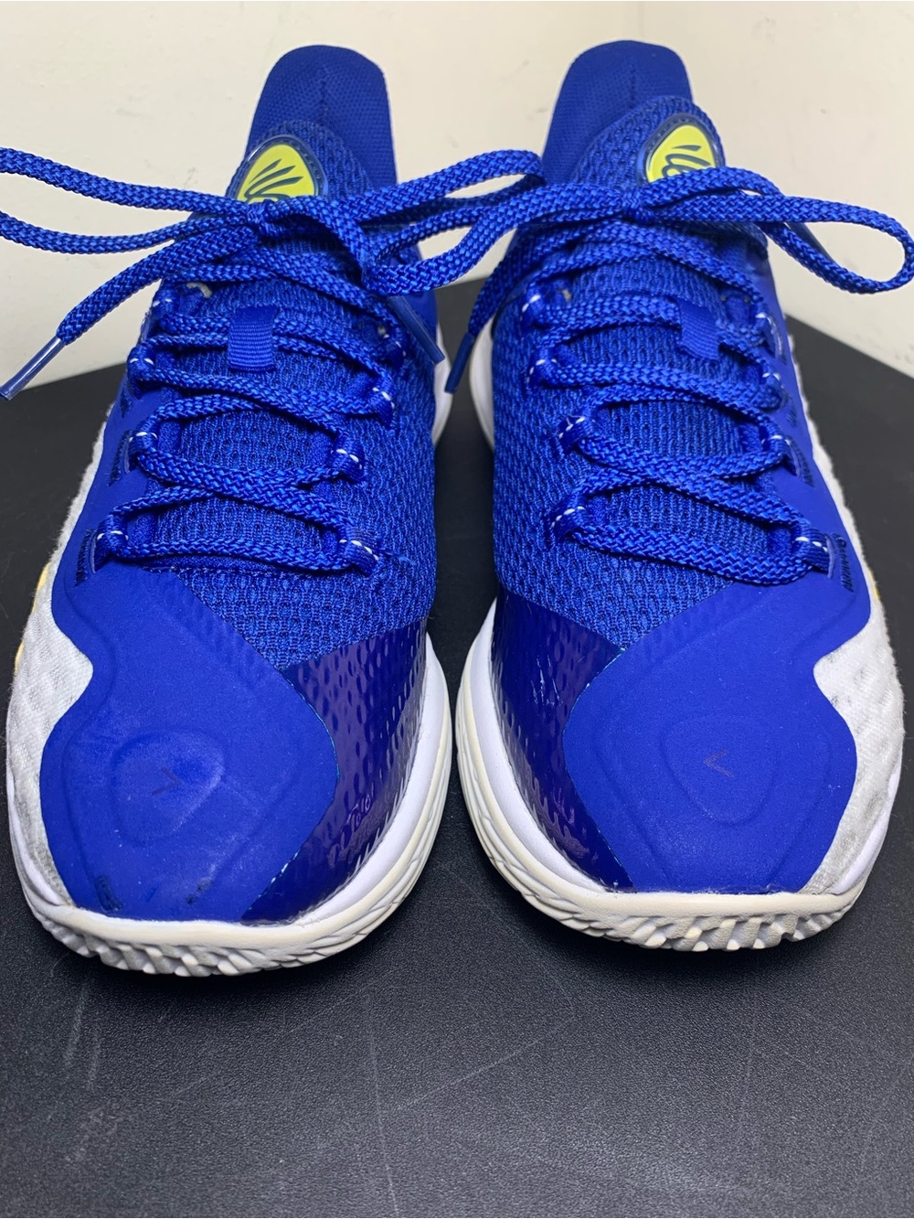 Youth Under Armour Curry Basketball Sneakers (Size 5Y US) Good Condition